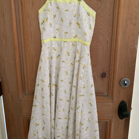 JTB Dresses & Skirts - JTB White floral embroidered spring dress!